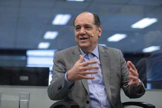 O professor Eugênio Bucci na redação do Estadão em 2024. Ele é semifinalista do Prêmio Jabuti Acadêmico.
