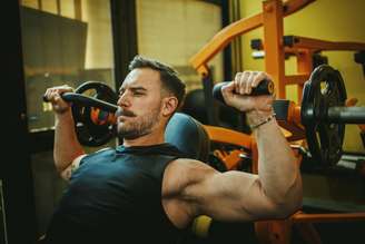 Confira o tempo ideal de musculação