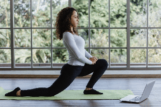 O yoga tem sido cada vez mais indicado para prevenir desconfortos típicos do inverno
