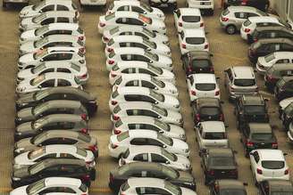 Carros seminovos terão que ter sido produzidos a partir de 2024.