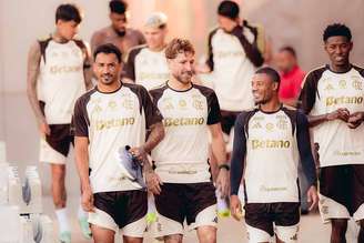 Treino do Flamengo contou com atletas que disputaram a Copa do Mundo –