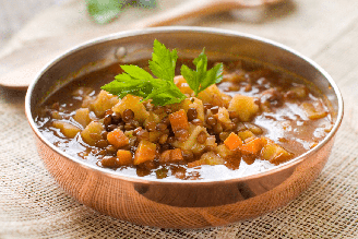 Sopa de lentilha com legumes