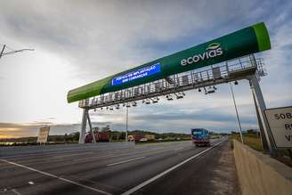 Cobrança começará em 1º de agosto no Km 33 da Via Anchieta e no Km 29 da Rodovia dos Imigrantes, nos dois sentidos.