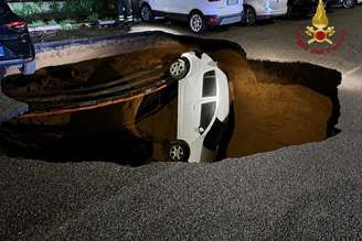 Uma cratera engoliu dois carros; arqueólogos acabavam de descobrir o motivo: um labirinto de 15 quilômetros sob as ruas de Roma