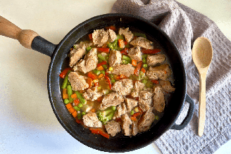 Carne de soja cozida com legumes
