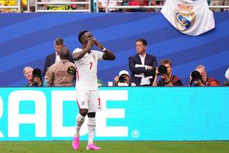 Saka comemora gol contra a França