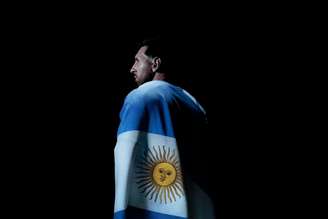 Messi posa com bandeira da Argentina