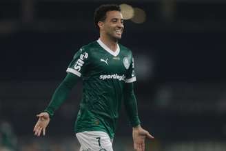 Felipe Anderson não jogará contra o Coritiba na retomada do Brasileirão.