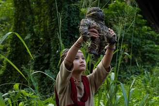 Kaylee Hottle em 'Godzilla vs. Kong'. Ela morreu aos 18 anos após sofrer acidente de carro.