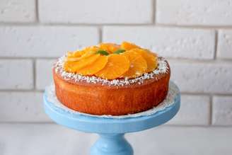 Bolo de laranja com coco
