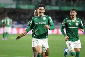 Mauricio comemora gol pelo Palmeiras
