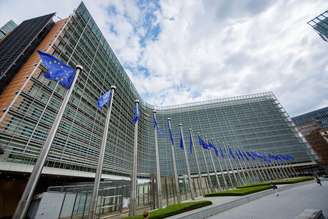 UE ampliou sanções contra a Rússia, que abrangem diversos setores