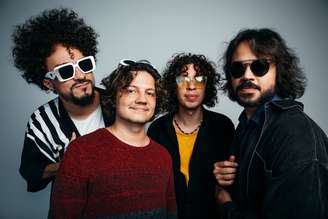 Selvagens à Procura de Lei apresenta “Revoada” e revela novas camadas do álbum “Pivete”