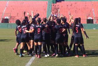 Jogadoras do time sub-20 das Bragantinas. 