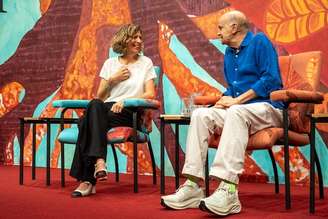 O médico brasileiro Drauzio Varella divide mesa com a alemã Carmen Stephan na 24ª Festa Literária Internacional de Paraty