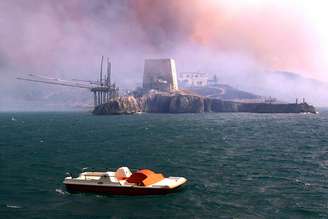 Incêndio em Peschici cobriu o céu de fumaça