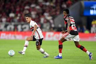 São Paulo joga bem, busca empate com o Flamengo, mas segue com jejum de vitórias no Brasileirão.