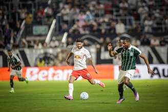 Juninho Capixaba, jogador Red Bull Bragantino. 