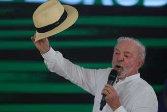Presidente negou que tenha o objetivo de desrespeitar o arcabouço fiscal e disse que é preciso pensar em fontes de 'dinheiro extra'