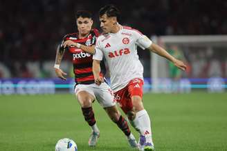 Internacional enfrenta o Flamengo para tentar se afastar do Z4 