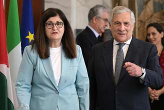 Antonio Tajani com a ministra palestina Varsen Aghabekian