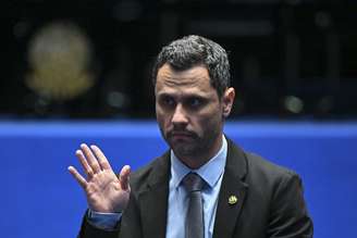 Líder nas pesquisas, senador Cleitinho não será candidato ao governo de MG, anuncia Republicanos
