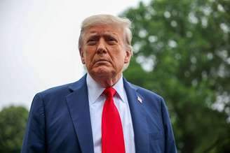 Trump assina decreto para negar cidadania em casos de "turismo de nascimento", aquelas crianças em que os pais viajaram até os EUA para dar à luz.