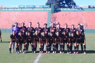 Jogadoras do time sub-20 das Bragantinas. 