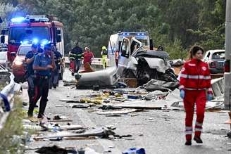 Motorhome ficou destruído após acidente