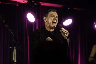 Paulo Miklos em foto de 2024, à época da gravação de seu álbum ao vivo.