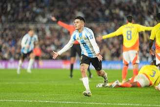Thiago Almada está próximo de fechar com o River Plate, segundo a ESPN Argentina.