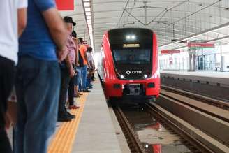 Funcionários das linhas 11, 12 e 13 decidiram entrar em greve.