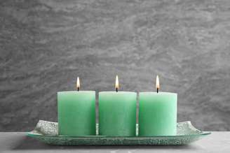 Descubra o significado das cores das velas e saiba como utilizá