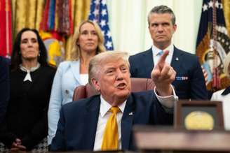Governos democratas criticam tarifaço de Trump