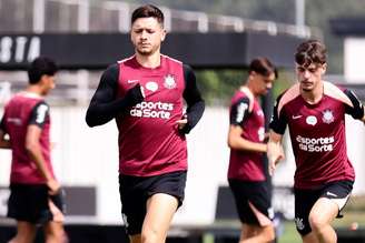 Corinthians se prepara para confronto com o Internacional –
