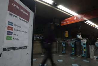 Os passageiros dos trens de São Paulo enfrentaram dificuldades na manhã desta terça por conta da greve dos ferroviários.