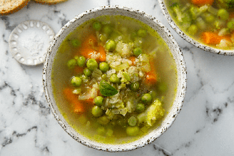 Sopa de quinoa com ervilha