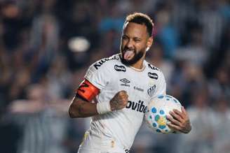 Neymar comemora gol do Santos