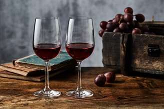 Confira como o vinho é um bom ingrediente pra simpatias para o amor