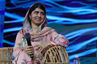 Malala lembra ainda que a tecnologia tem ajudado a contornar restrições à educação de jovens mulheres, o que é positivo, apesar de não ser uma solução real