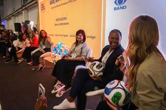Copa Feminina foi tema de painel no "Summit Mulheres nas Profissões"