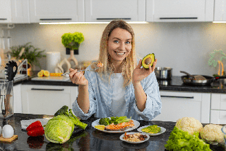 Manter uma alimentação equilibrada é uma das principais estratégias para preservar a saúde do coração