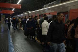 Greve dos ferroviários da Companhia Paulista de Trens Metropolitanos (CPTM). A paralisação atinge as linhas 11-Coral, 12-Safira e 13-Jade