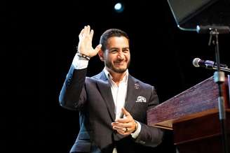 Abdul El-Sayed derrotou Haley Stevens em apuração apertada