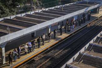 Segundo dia de greve da CPTM nesta quarta-feira (5), tem operação parcial nas linhas 11 - Coral, 12 - Safira e 13 - Jade