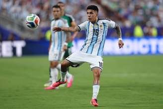 Thiago Almada durante a partira entre Argentina e Argélia, pelo grupo J da Copa do Mundo de 2026 - 