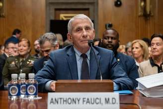 Fauci invocou a Quinta Emenda constitucional e ficou em silêncio em audiência na última semana