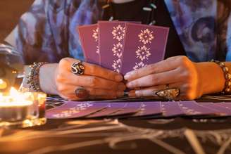 Algumas cartas do Tarô podem anunciar a chegada de um novo amor