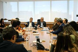 O senador Rogério Marinho (PL-RN) e o vice de Flávio, Alfredo Gaspar (PL-AL), durante coletiva de imprensa na sede do PL