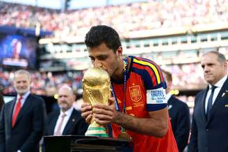 Barcelona dá 'chapéu' no Real Madrid pela contratação do volante Rodri, campeão do mundo com a Espanha na Copa de 2026